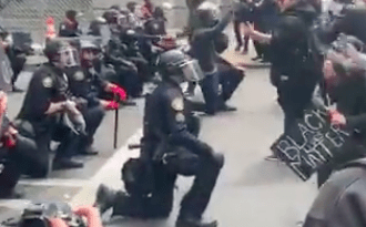 portland-police-kneel-george-floyd
