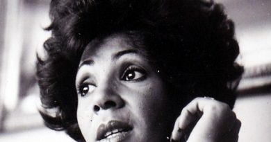 Shirley Bassey